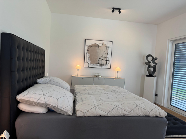 Highback leather bed on stainless steel base pure Quality.